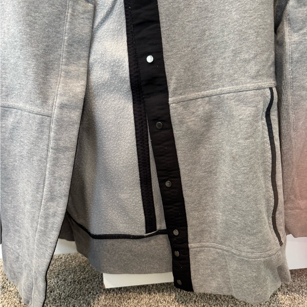 LULULEMON Jacket Sweatshirt Yin to My Yang Gray Snap Front Size 6 - Picture 4 of 6